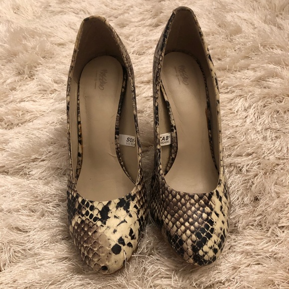 Snakeskin Heels - Picture 2 of 2